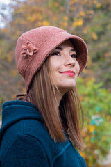 Вълнена шапка PONY - беж