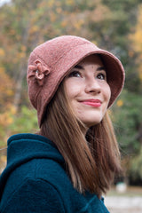 Вълнена шапка PONY - беж