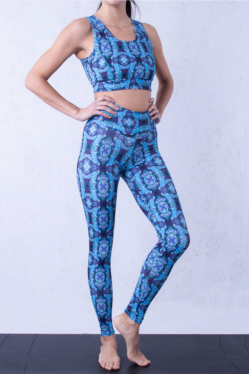 КЛИН и БЮСТИЕ + БЛУЗА С ГОЛ ГРЪБ ПОДАРЪК ! Син калейдоскоп