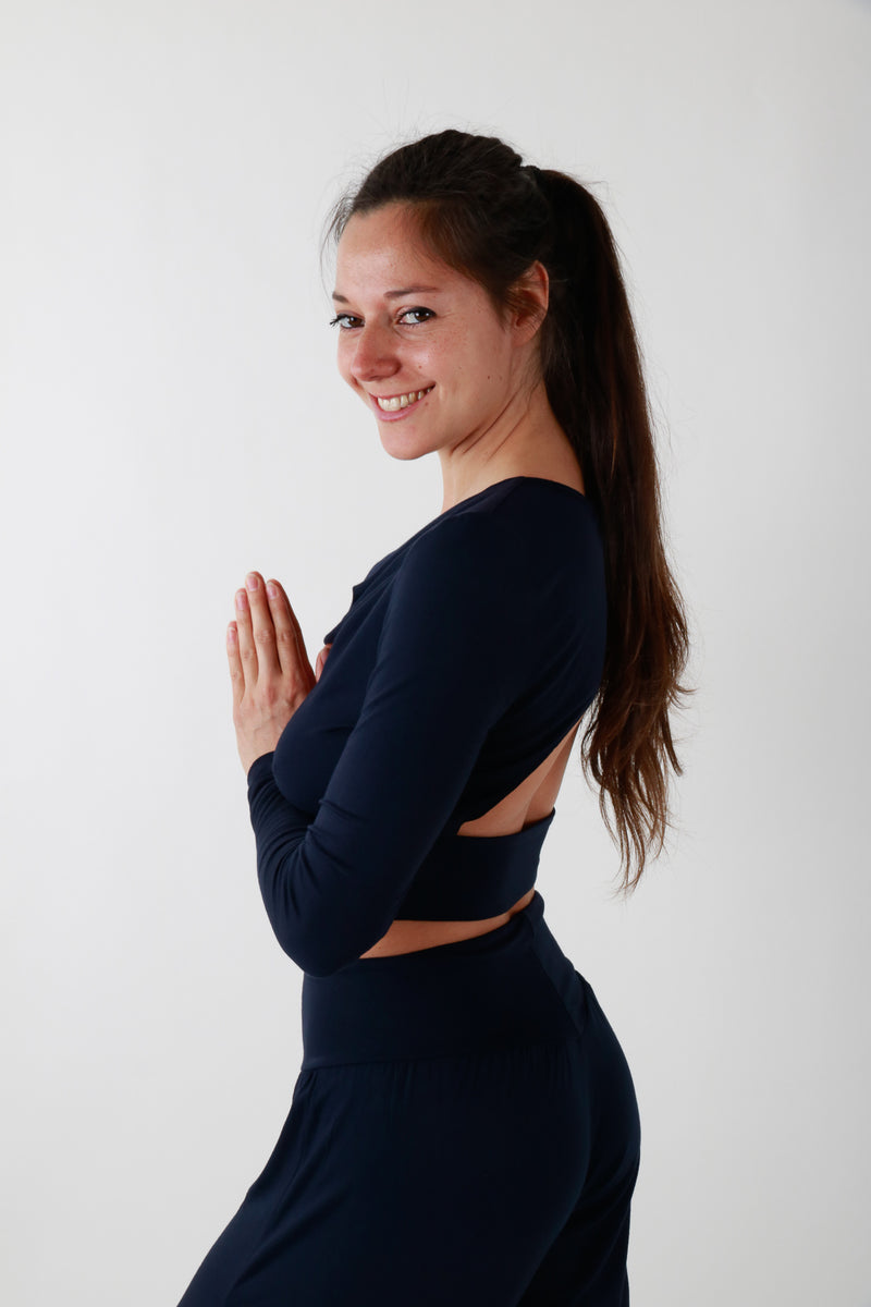 Сет БРИЗ Тънмо син - Шалвар с цепка, бюстие и блуза с гол гръб + ЛАСТИК ПОДАРЪК !